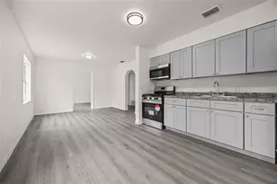 2203 NE 8th Ave, Gainesville, FL 32641 - Photo 5