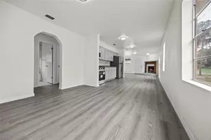 2203 NE 8th Ave, Gainesville, FL 32641 - Photo 7