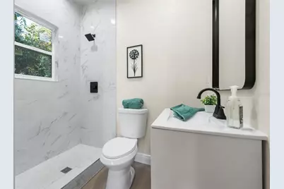 702 SE 8th Street, Gainesville, FL 32601 - Photo 15