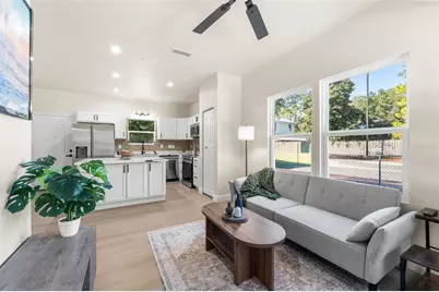 702 SE 8th Street, Gainesville, FL 32601 - Photo 3