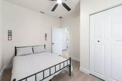 702 SE 8th Street, Gainesville, FL 32601 - Photo 17