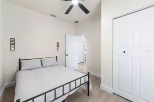 702 SE 8th St, Gainesville, FL 32601 - Photo 17