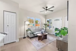 702 SE 8th St, Gainesville, FL 32601 - Photo 5