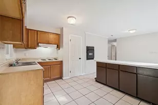 610 NW 34th St, Gainesville, FL 32607 - Photo 9