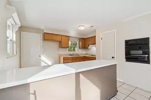 610 NW 34th St, Gainesville, FL 32607 - Photo 15