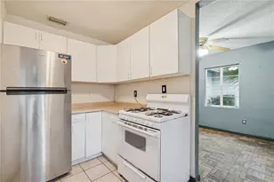 1814 NE 6th Ter, Gainesville, FL 32609 - Photo 13