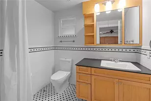 1017 NE 3rd Ave, Gainesville, FL 32601 - Photo 11