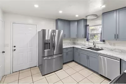 1520 NE 6th Avenue, Gainesville, FL 32641 - Photo 3