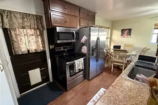 1106 NE 20 Pl, Gainesville, FL 32609 - Photo 9