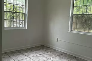 1012 NE 1st Ave, Gainesville, FL 32601 - Photo 5
