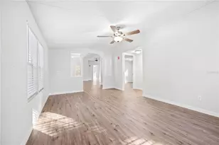 1809 Rosemary Cir, Bell, FL 32619 - Photo 5