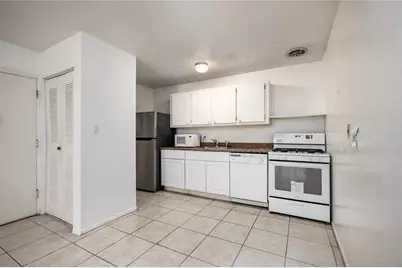 1700 SW 16th Court #B27, Gainesville, FL 32608 - Photo 11