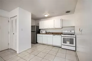 1700 SW 16th Ct, Gainesville, FL 32608 - Photo 11