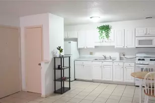 1700 SW 16th Ct, Gainesville, FL 32608 - Photo 3