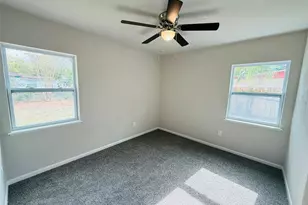 2403 NE 11th St, Gainesville, FL 32609 - Photo 9