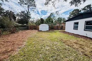 2403 NE 11th St, Gainesville, FL 32609 - Photo 15