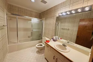 2435 NW 27th Pl, Gainesville, FL 32605 - Photo 15