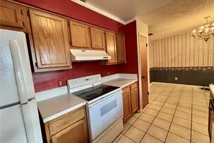 1221 SW 75th Dr, Gainesville, FL 32607 - Photo 3