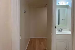 2490 SW 14th Dr, Gainesville, FL 32608 - Photo 15