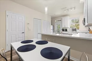 621 SW 10th St, Gainesville, FL 32601 - Photo 9