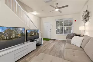 621 SW 10th St, Gainesville, FL 32601 - Photo 7