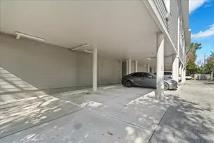 621 SW 10th St, Gainesville, FL 32601 - Photo 37