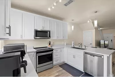 621 SW 10th Street #204, Gainesville, FL 32601 - Photo 13