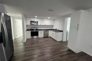 1222 SE 10th St, Gainesville, FL 32601 - Photo 3