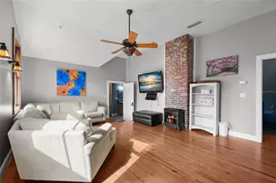 221 SE 7th St, Gainesville, FL 32601 - Photo 23