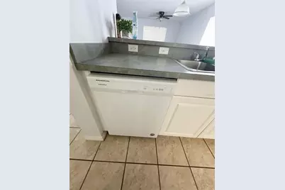 2306 SW 42nd Drive #140, Gainesville, FL 32607 - Photo 5