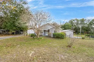 719 Town Ct, Bronson, FL 32621 - Photo 3