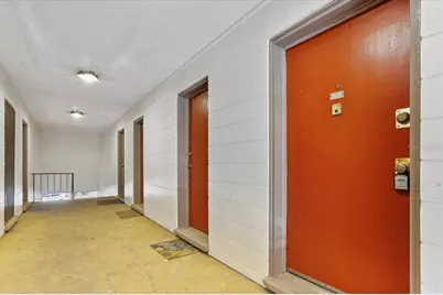 1700 SW 16th Court #J21, Gainesville, FL 32608 - Photo 3