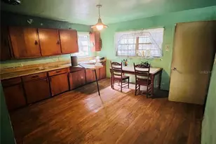 1004 NE 22nd St, Gainesville, FL 32641 - Photo 7