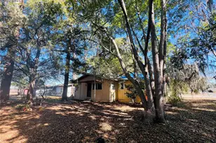 1004 NE 22nd St, Gainesville, FL 32641 - Photo 3