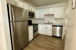 647 NE Waldo Rd, Gainesville, FL 32641 - Photo 9