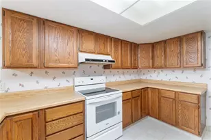 560 E Country Club Dr, Williston, FL 32696 - Photo 25