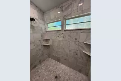 1027 NW 11th Avenue, Gainesville, FL 32601 - Photo 17