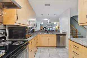 2718 NW 39th Dr, Gainesville, FL 32606 - Photo 5