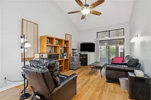 2718 NW 39th Dr, Gainesville, FL 32606 - Photo 17