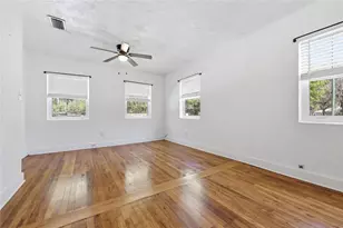 1334 NE 9th St St, Gainesville, FL 32601 - Photo 15