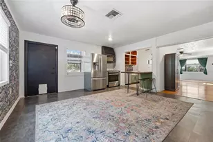 1334 NE 9th St St, Gainesville, FL 32601 - Photo 9