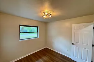 1715 NE 6th Pl, Gainesville, FL 32641 - Photo 15