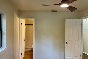 1715 NE 6th Pl, Gainesville, FL 32641 - Photo 17