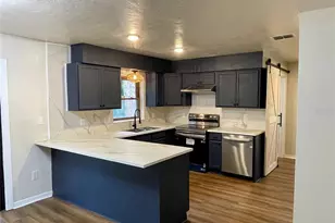 1715 NE 6th Pl, Gainesville, FL 32641 - Photo 9