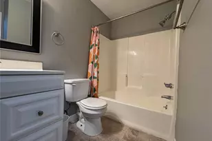 1015 SW 9th St, Gainesville, FL 32601 - Photo 13