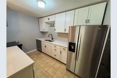 1015 SW 9th Street #D21, Gainesville, FL 32601 - Photo 7