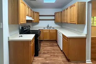 610 NW 34th Ter, Gainesville, FL 32607 - Photo 3