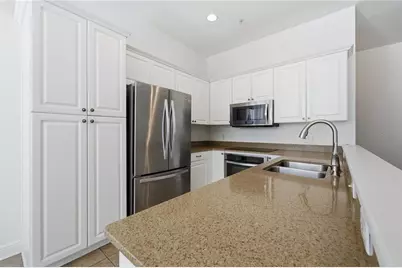 132 NE 4th Street, Gainesville, FL 32601 - Photo 11