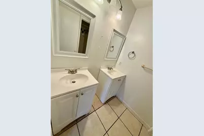 2601 SW Archer Road #A202/202, Gainesville, FL 32608 - Photo 9