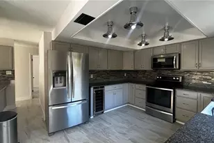 1606 NW 22nd St, Gainesville, FL 32605 - Photo 5